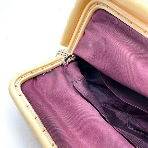 Vintage Whiting and Davis Alumesh Purse w Cream Bakelite Closure Mesh Handle - Picture 13 of 13